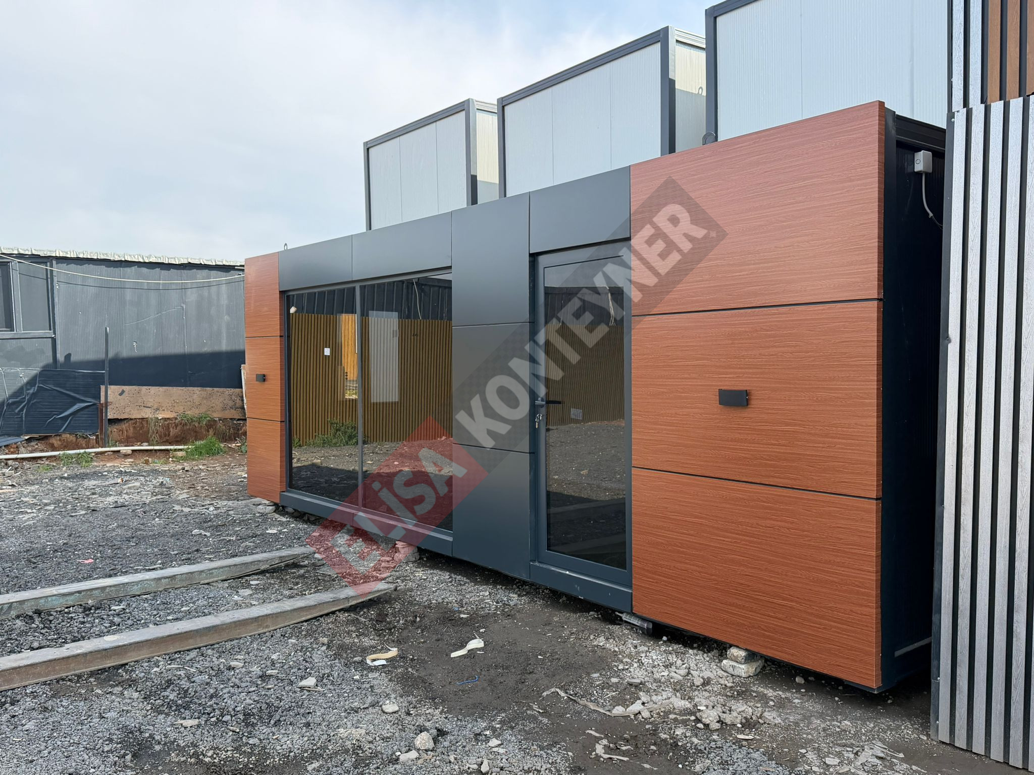 ÖZEL KOMPOZİTLİ TEK ODA WC MUTFAKLI OFİS YAPI görseli 4